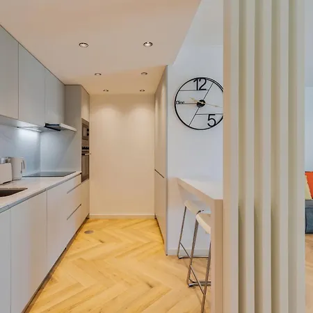 Avenue Centro Casa * 세투발